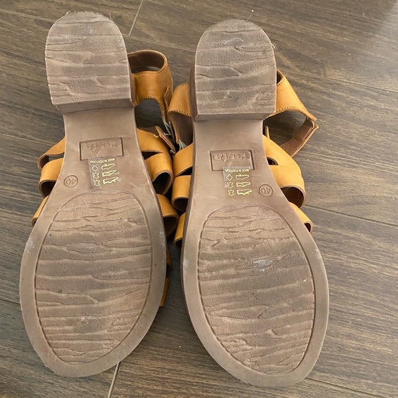 Casta sandals - Picture 4 of 4